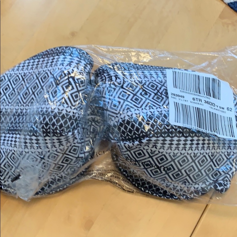 Brand new Victoria Secret Bandeau swim top!